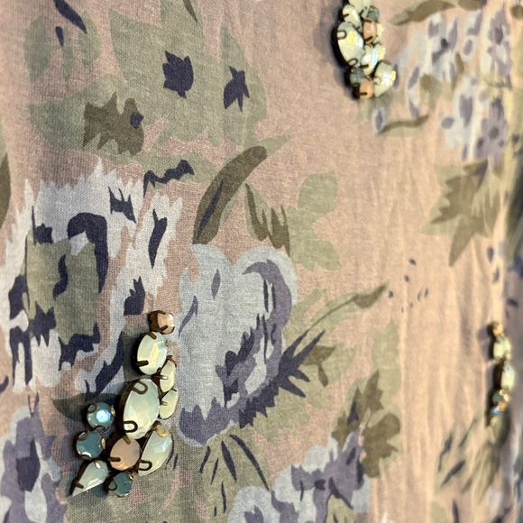 Chico's Short Sleeve Floral Top with gem embellishments - Picture 4 of 10